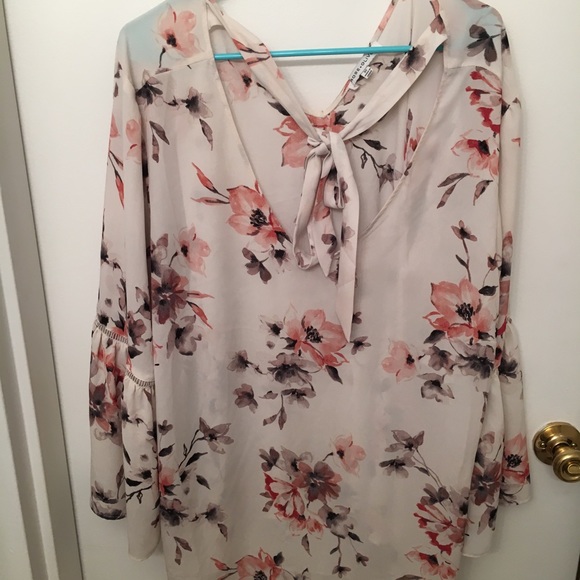 *SOLD* Rose and Olive cream and pink floral blouse - Picture 4 of 4